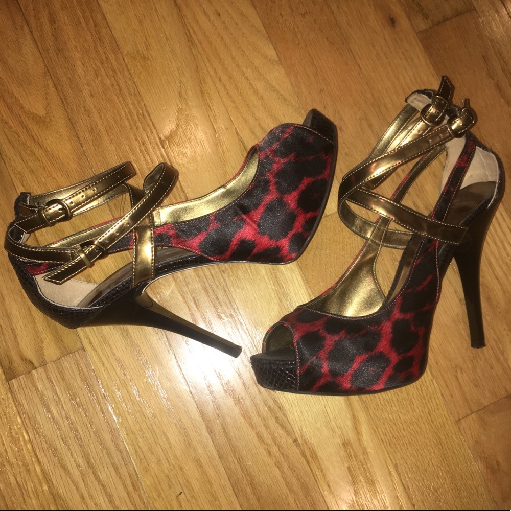 GUESS Heels